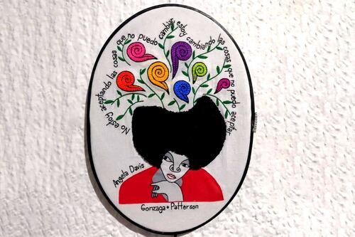 Entre agujas e hilos: Mujeres que bordan para no olvidar a las víctimas de feminicidio