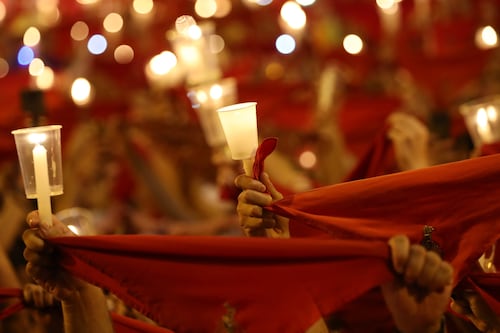 Corte española mantiene en libertad a los miembros de 'La Manada'