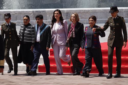 Kenia López Rabadán responde a ‘desaire’ de Hugo Aguilar: ‘México no necesita aplausos, necesita justicia’