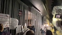 Trabajadores del IMSS dan portazo a la sede de su sindicato nacional en CDMX; ¿Por qué protestan?