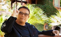 Robert Kiyosaki predice cuándo colapsará el dólar y recomienda comprar bitcoin