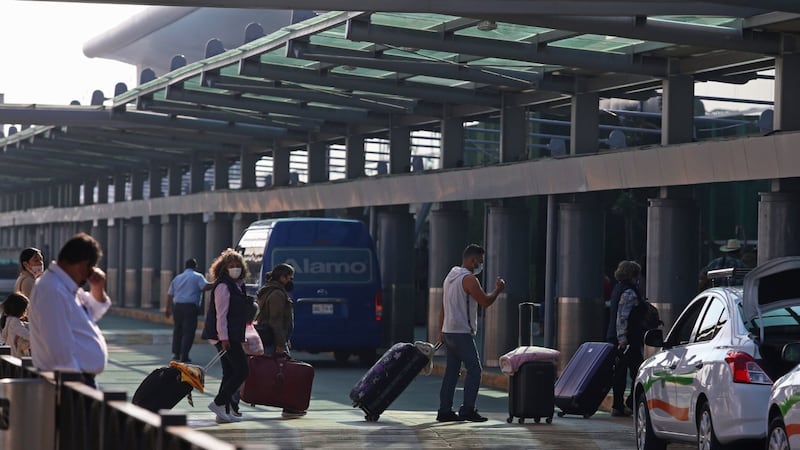 ¿Cómo operan HOY los aeropuertos de GDL y Vallarta?