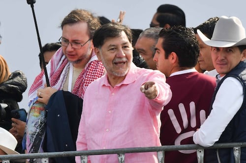 Noroña defiende a hijo de AMLO que fue visto con bolso Hermès: ‘Si su ingreso se lo permite, adelante’