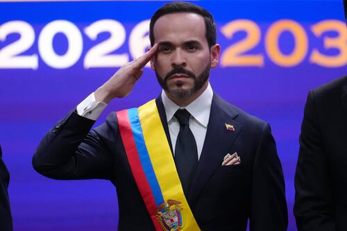 Como en EU: De la Espriella levanta restricción para que colombianos puedan portar armas para defenderse