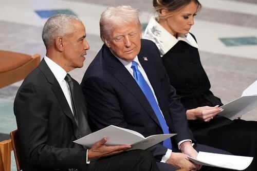 ‘Why are you so obsessed with me?’: Trump no hablará de política tras ataque de los Obama