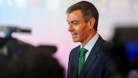 EU dice en mail a España que la OTAN lo suspendió... y Pedro Sánchez responde: ‘No trabajo bajo correos’