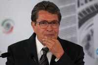 Analiza Ricardo Monreal con iniciativa privada soluciones para los retos productivos del país