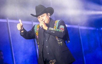 Julión Álvarez, cantante de regional mexicano, dio un concierto en Honduras, país donde presuntamente detuvieron a su piloto. (Foto: Cuartoscuro)