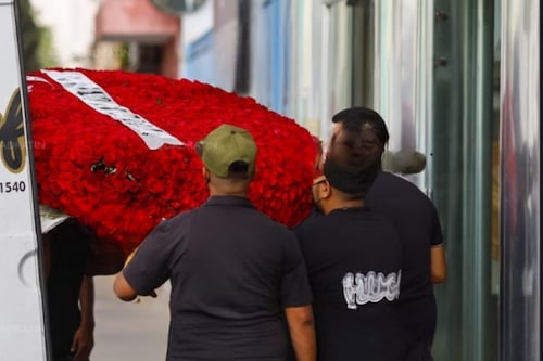 Así fue el funeral de ‘El Mencho’ en Jalisco: Coronas de flores del CJNG y personas con rostro cubierto