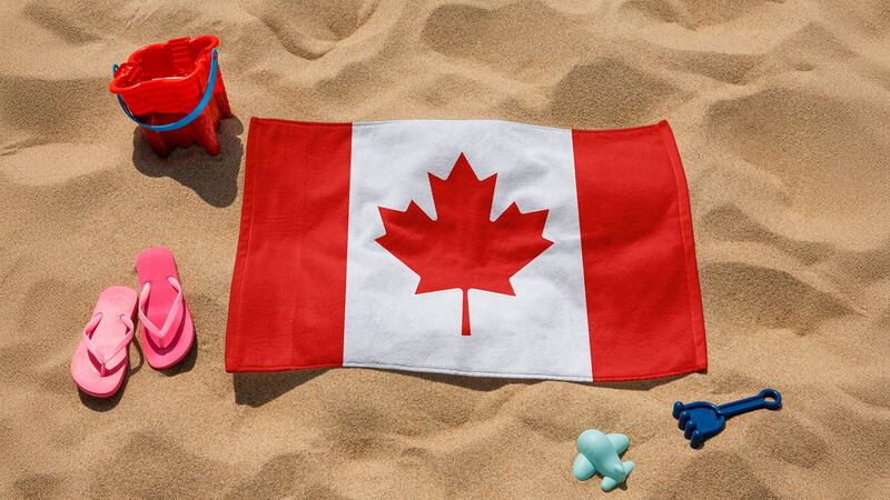 Canadienses dejan de vacacionar en EU y México se beneficia