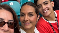 Captan a Gilberto Mora disfrutando del partido de Noruega vs. Inglaterra