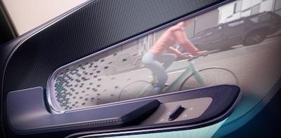FORVIA Air Vision: pantalla holográfica de puerta a puerta que reemplaza el tablero y pantalla central