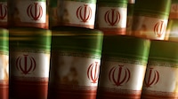 La ‘rama de olivo’ de Trump: Ofrece ‘perdón’ temporal a sanciones contra petróleo de Irán