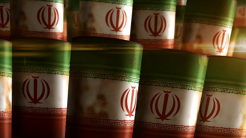 La ‘rama de olivo’ de Trump: Ofrece ‘perdón’ temporal a sanciones contra petróleo de Irán