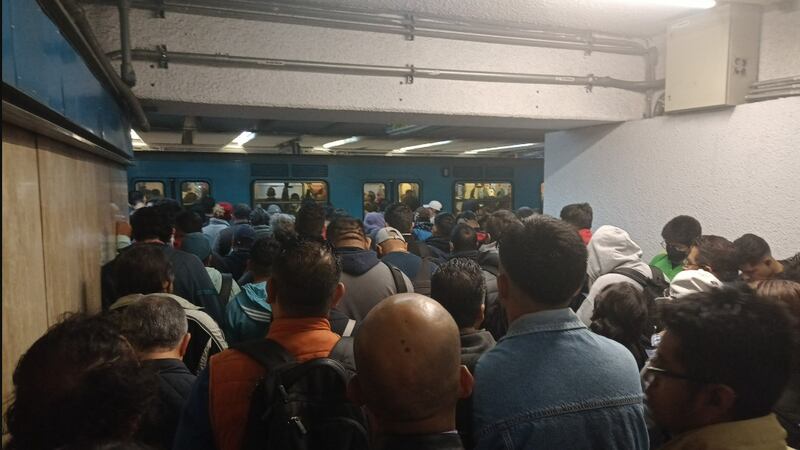 ‘Era más rápido el RTP’: ‘Nueva’ Línea 1 del Metro de la CDMX es lenta y está saturada
