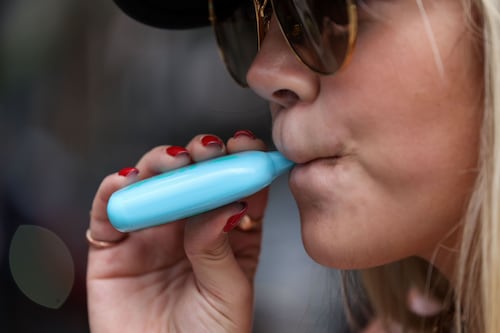 Mexicanos ‘le meten recio’ al vapeo pese a ilegalidad del producto