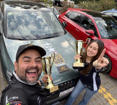 Trofeo del primer lugar absoluto del Rally Avándaro 2026 ganado con el Audi Q3 Sportback