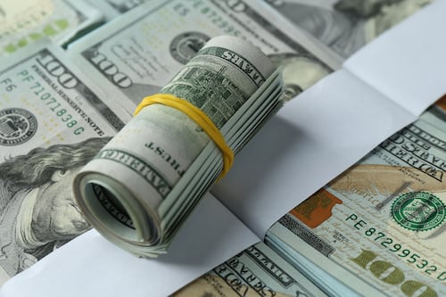 Dólar ‘borra’ ganancias de 2026: ¿Por qué el alto al fuego entre EU e Irán desplomó al billete verde?