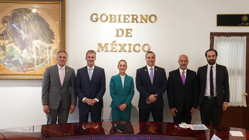 Claudia Sheinbaum se reúne con director de CPKC tras conclusión de puente ferroviario en Nuevo Laredo