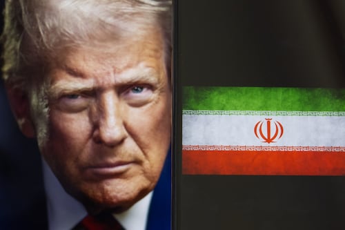 Trump amenaza a Irán con lista de bombardeos por programa nuclear: ‘Vamos a tener que derribarlos’
