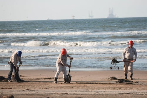 Tabasco presume ‘playas limpias’ tras derrame en Dos Bocas; agencias de viajes evitan promocionarlas