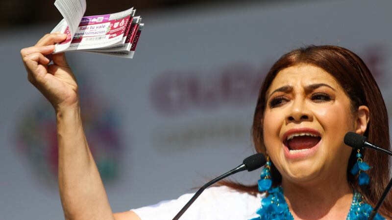 Aprueba 64% de los capitalinos gestión de Clara Brugada: Encuesta EF