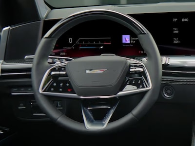 Interior Cadillac Escalade V-Series volante deportivo con logo V-Series y clúster de instrumentos digital SUV de lujo de alto desempeño 682 hp