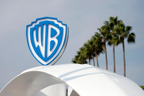 Warner Bros da otra oportunidad a Paramount y reanuda conversaciones para mejorar oferta por sus acciones