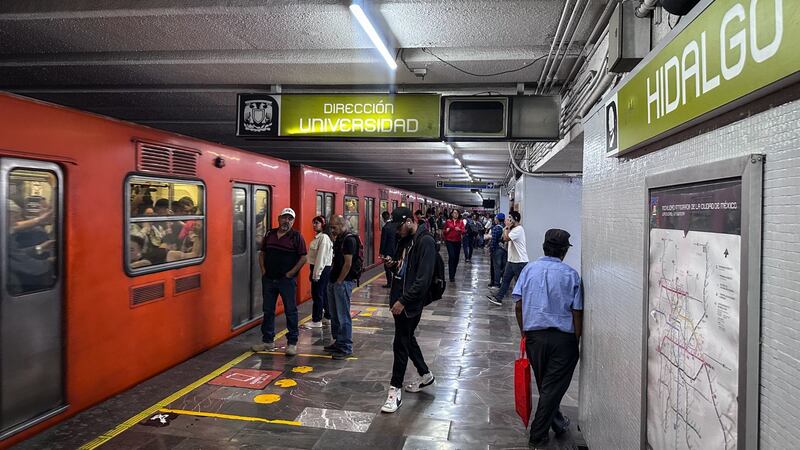 ¿Qué pasa en la Línea 3 del Metro de CDMX? Usuarios reportan humo en andén; así va la afluencia