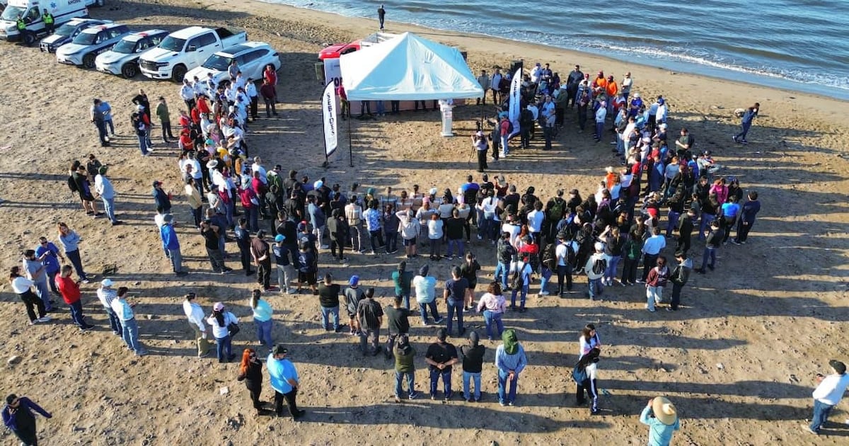 Gobierno de Sinaloa realiza histórica jornada de limpieza simultánea de playas en 11 municipios costeros