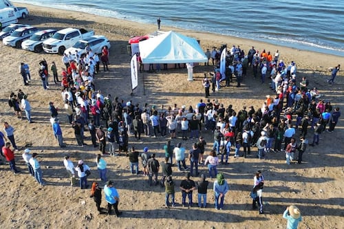 Gobierno de Sinaloa realiza histórica jornada de limpieza simultánea de playas en 11 municipios costeros
