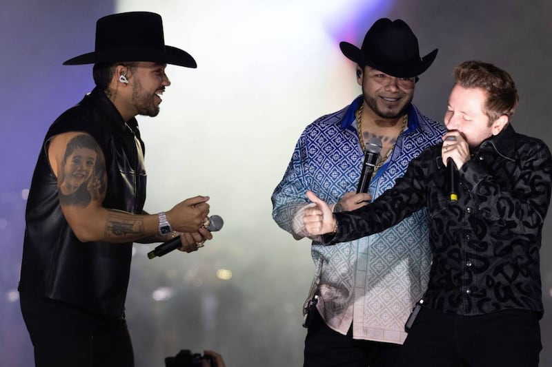 Atacan a balazos al autobús de Memo Garza, exvocalista de La Adictiva; un músico fue herido