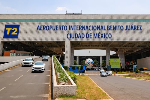Explosión por acumulación de gas en instalaciones de la Marina dentro del AICM; hay elementos heridos