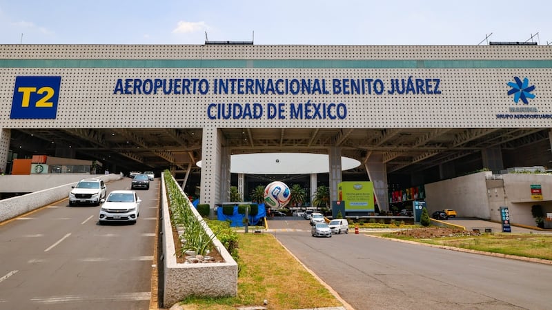 Explosión por acumulación de gas en instalaciones de la Marina dentro del AICM; hay elementos heridos