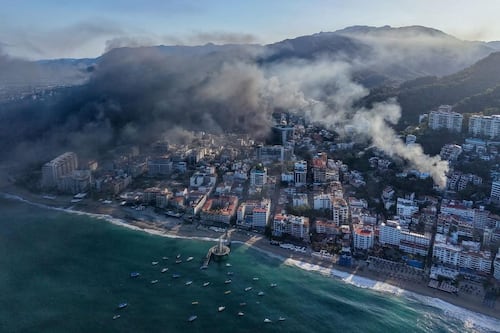 Fotos y videos de los narcobloqueos en Puerto Vallarta: ‘El pueblo está parado, ya los chingaron’