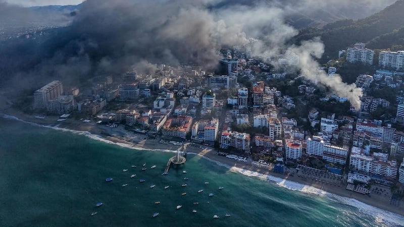 Fotos y videos de los narcobloqueos en Puerto Vallarta: ‘El pueblo está parado, ya los chingaron’