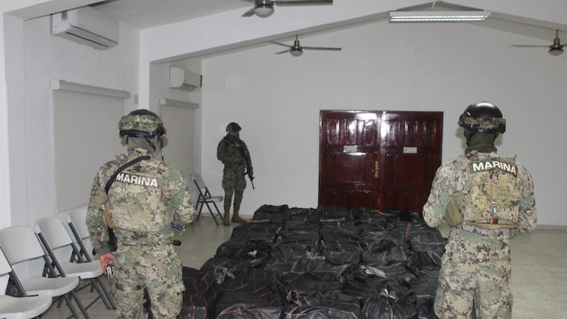 Semar asegura 3 toneladas de cocaína en operativo en el Mar de Cortés