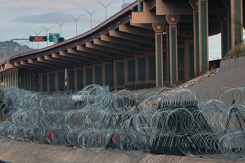 Florida envía a mil soldados a Texas para ‘ayudar a detener la invasión’ de migrantes