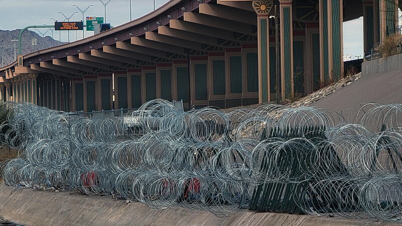 Florida envía a mil soldados a Texas para ‘ayudar a detener la invasión’ de migrantes