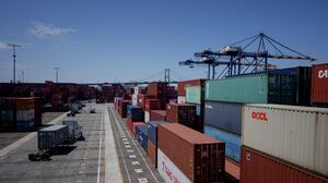 Aranceles de Trump salen caros: Déficit de EU alcanza récord ante incremento de importaciones