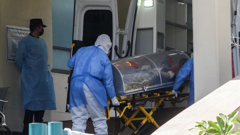 La variante de COVID-19 detectada en México no es preocupante por ahora, pero sí de interés: OPS