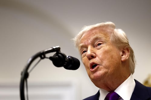 Sale barco con petróleo de Venezuela a Houston; Trump dice que es ‘fantástico’