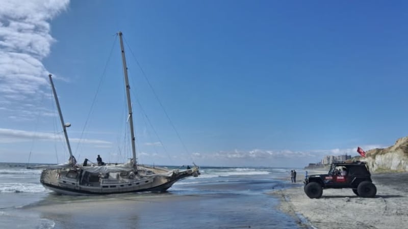 Camarón que se duerme… ¿termina en México?: Velero de EU queda varado en Playas de Tijuana