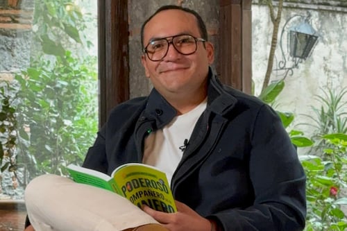 Adal Ortiz lanza a la venta su nuevo libro ‘Poderoso Compañero es el Dinero’