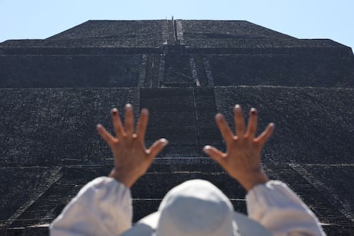 Hombre que disparó a turistas en Teotihuacán tomó rehenes: ¿Qué sabemos del ataque?