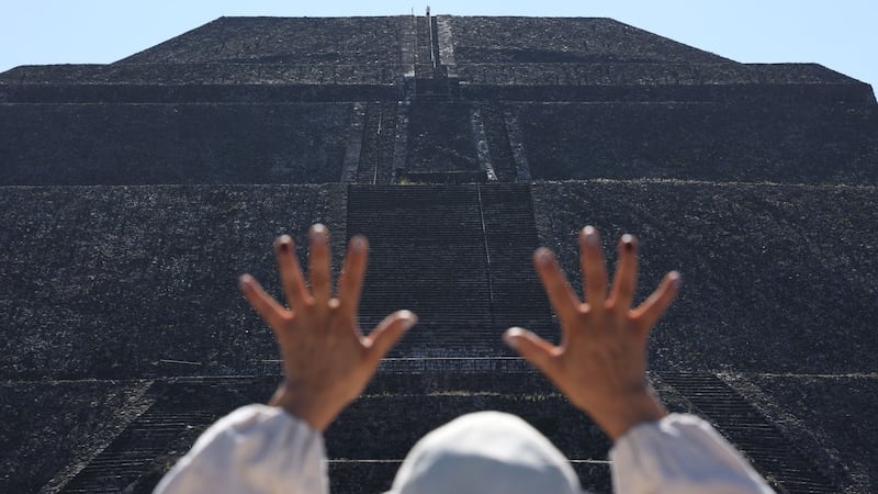 Hombre que disparó a turistas en Teotihuacán tomó rehenes: ¿Qué sabemos del ataque?