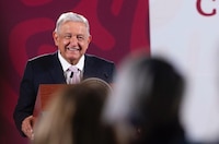 AMLO afirma que dio control del AICM a la Marina ‘para sacudir viejas prácticas’