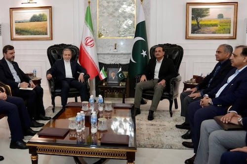 ¿Está en peligro la tregua?: Ministro de Irán abandona Pakistán y Trump cancela viaje de emisarios