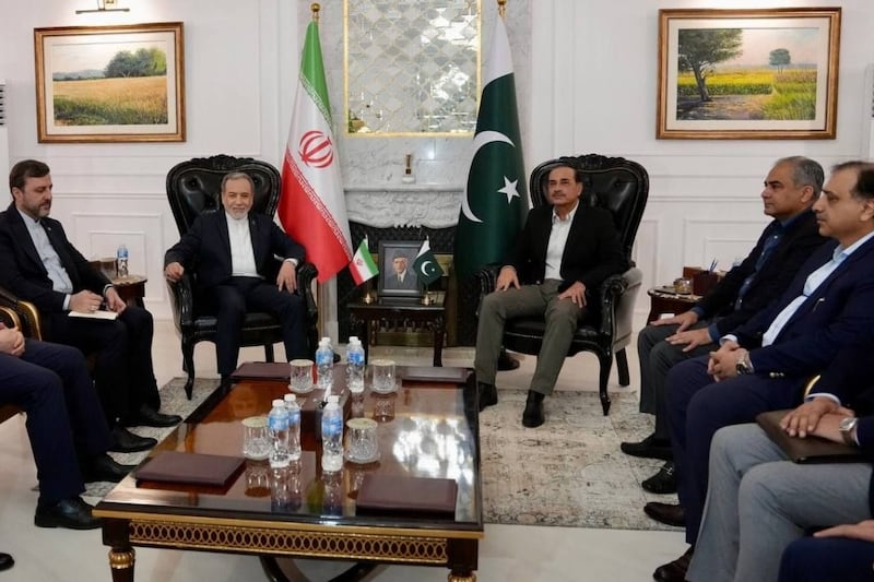 ¿Está en peligro la tregua?: Ministro de Irán abandona Pakistán y Trump cancela viaje de emisarios