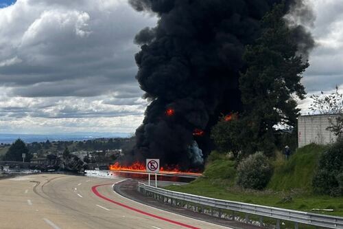 Accidente de pipa en la México-Puebla: Conductor resultó con quemaduras en 100% del cuerpo